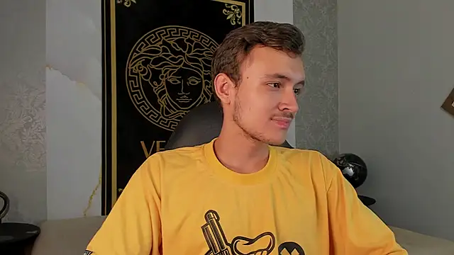 Snapshot of Desmon_Clark chatting on 20, 1, 2025 Desmon Clark online show from 20, 1, 2025