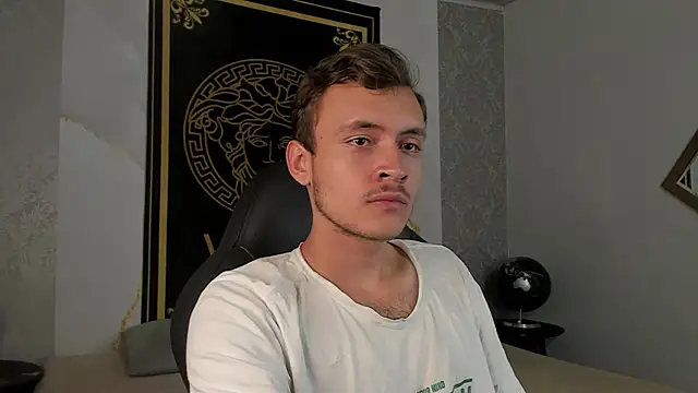 Snapshot of Desmon_Clark chatting on 23, 1, 2025 Desmon Clark online show from 23, 1, 2025