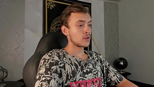 Snapshot of Desmon_Clark chatting on 1, 2, 2025 Desmon Clark online show from 1, 2, 2025