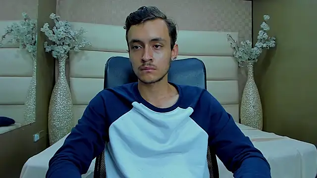 Snapshot of Desmon_Clark chatting on 2, 2, 2025 Desmon Clark online show from 2, 2, 2025