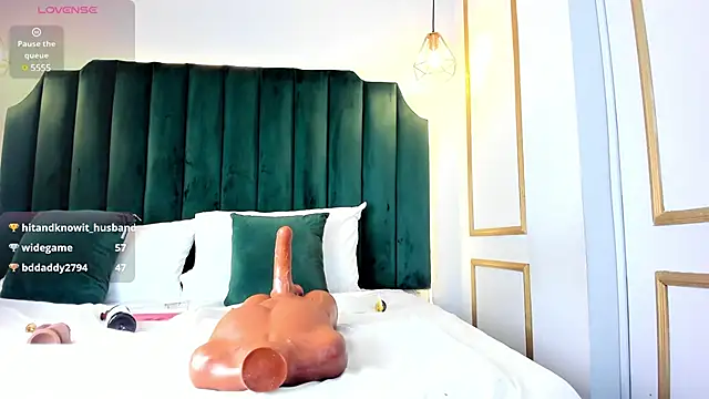 HannaPaola online show from 11, 1, 2025