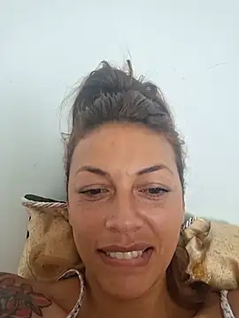 Snapshot of Hanna_Charming chatting on 19, 4, 2026 Hanna Charming online show from 19, 4, 2026