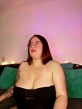 Snapshot of soofy__ chatting on 21, 10, 2025 soofy online show from 21, 10, 2025