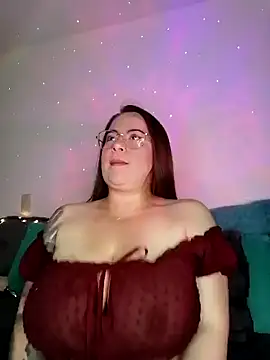 Snapshot of soofy__ chatting on 2, 11, 2025 soofy online show from 2, 11, 2025