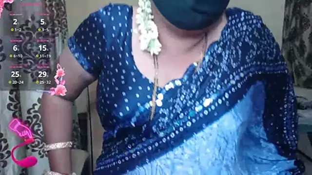 Snapshot of Queen_sakshi chatting on 23, 11, 2025 Queen sakshi online show from 23, 11, 2025