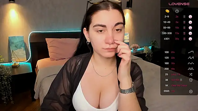 hannacheekss  online show from 31, 1, 2025