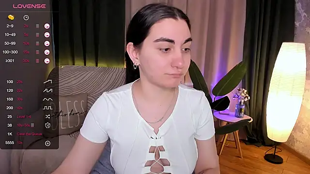 hannacheekss  online show from 5, 3, 2025