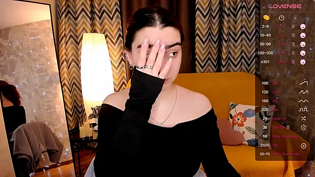 hannacheekss  online show from 4, 4, 2026