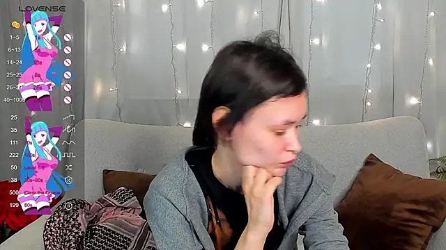 Emily Strikeee online show from 18, 3, 2025