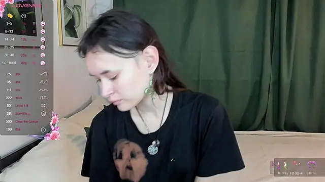 Emily Strikeee online show from 10, 11, 2025