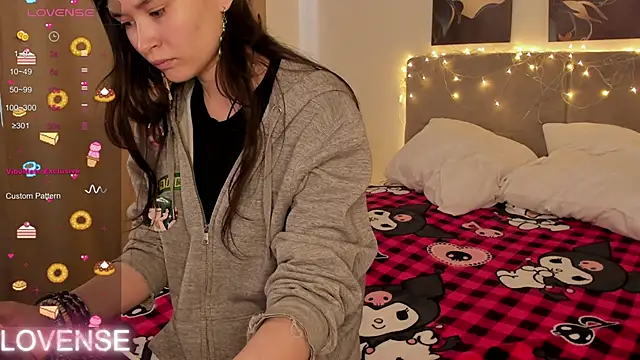 Emily Strikeee online show from 27, 2, 2026