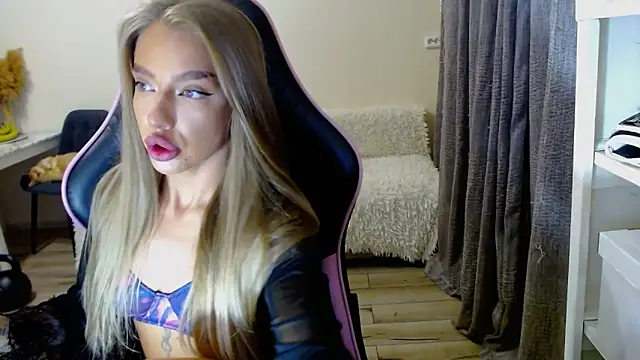 Snapshot of lonely_dreamm chatting on 20, 12, 2024 lonely dreamm online show from 20, 12, 2024