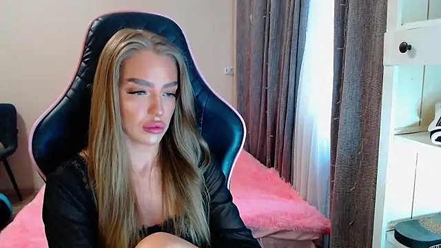 Snapshot of lonely_dreamm chatting on 9, 2, 2025 lonely dreamm online show from 9, 2, 2025