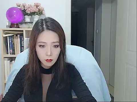 SuSushi728 online show from 4, 11, 2025