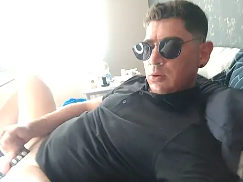 ElyasMatt online show from 4, 8, 2026