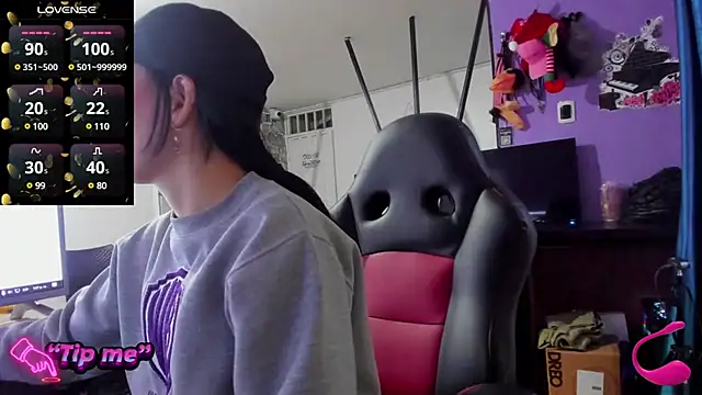 Snapshot of Tefannyy_ chatting on 8, 1, 2025 Tefannyy online show from 8, 1, 2025