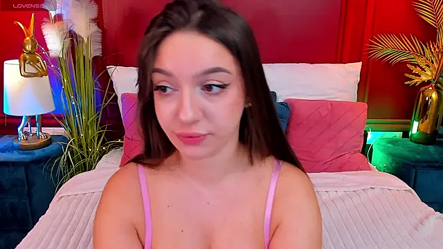 Snapshot of GiaCale chatting on 9, 11, 2025 GiaCale online show from 9, 11, 2025