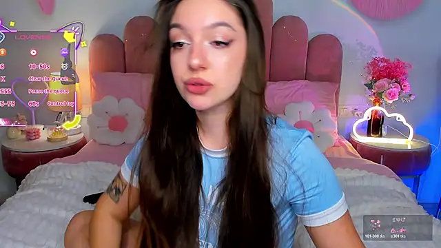 Snapshot of GiaCale chatting on 14, 11, 2025 GiaCale online show from 14, 11, 2025