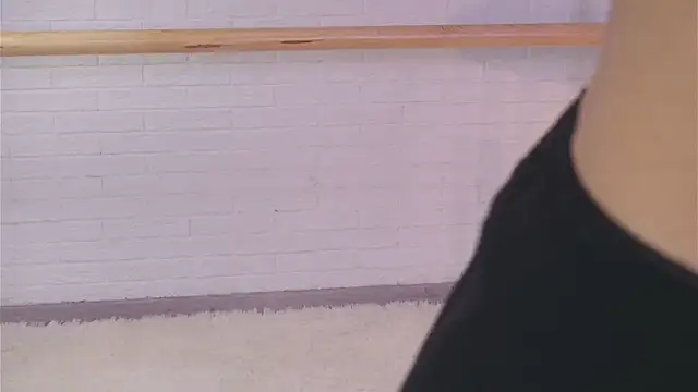 Snapshot of lylylovesyou chatting on 6, 1, 2025 lylylovesyou online show from 6, 1, 2025