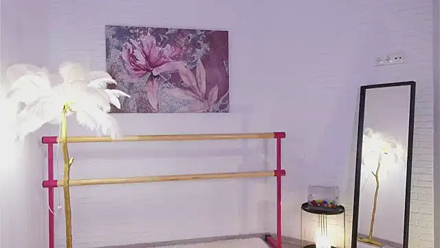 Snapshot of lylylovesyou chatting on 1, 2, 2025 lylylovesyou online show from 1, 2, 2025