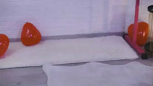 Snapshot of lylylovesyou chatting on 10, 2, 2025 lylylovesyou online show from 10, 2, 2025