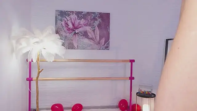 Snapshot of lylylovesyou chatting on 17, 2, 2025 lylylovesyou online show from 17, 2, 2025