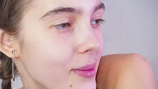 Snapshot of lylylovesyou chatting on 1, 3, 2025 lylylovesyou online show from 1, 3, 2025