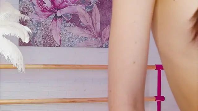 Snapshot of lylylovesyou chatting on 1, 3, 2025 lylylovesyou online show from 1, 3, 2025