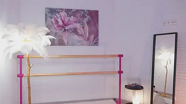 Snapshot of lylylovesyou chatting on 5, 3, 2025 lylylovesyou online show from 5, 3, 2025