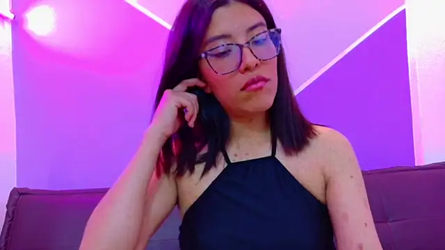 Snapshot of _lucysmith chatting on 14, 11, 2025 lucysmith online show from 14, 11, 2025