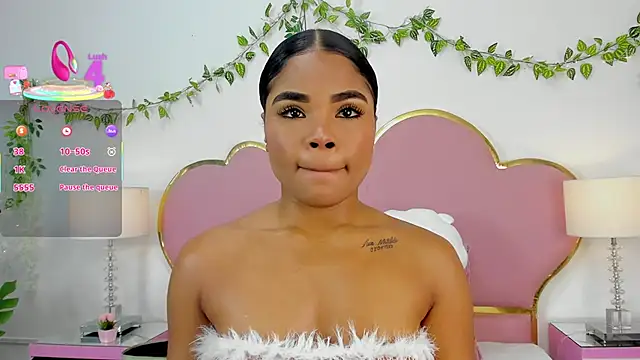 Snapshot of NahiaraReina chatting on 11, 9, 2025 NahiaraReina online show from 11, 9, 2025