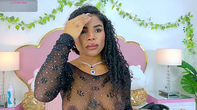 Snapshot of NahiaraReina chatting on 15, 10, 2025 NahiaraReina online show from 15, 10, 2025