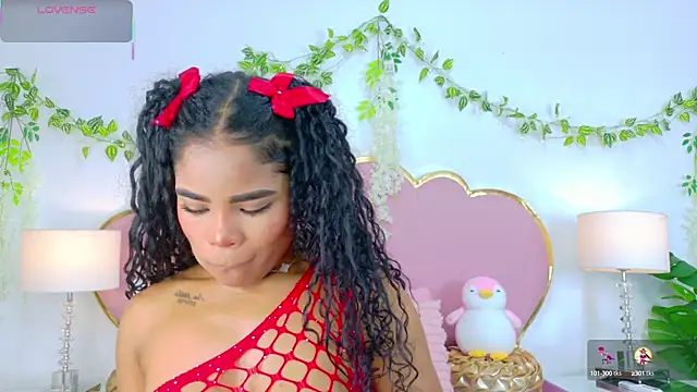 Snapshot of NahiaraReina chatting on 16, 10, 2025 NahiaraReina online show from 16, 10, 2025