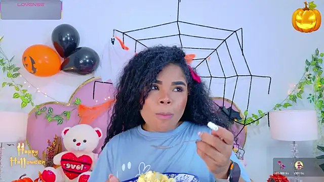 Snapshot of NahiaraReina chatting on 30, 10, 2025 NahiaraReina online show from 30, 10, 2025