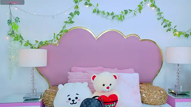 Snapshot of NahiaraReina chatting on 14, 11, 2025 NahiaraReina online show from 14, 11, 2025