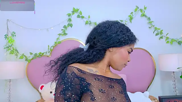 Snapshot of NahiaraReina chatting on 22, 11, 2025 NahiaraReina online show from 22, 11, 2025