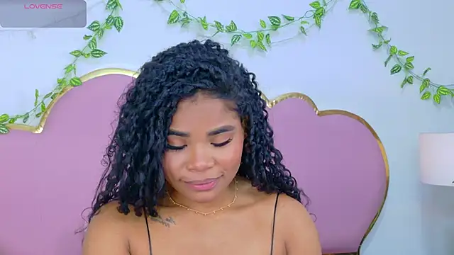 Snapshot of NahiaraReina chatting on 23, 11, 2025 NahiaraReina online show from 23, 11, 2025