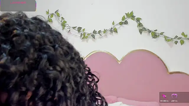 Snapshot of NahiaraReina chatting on 21, 12, 2025 NahiaraReina online show from 21, 12, 2025