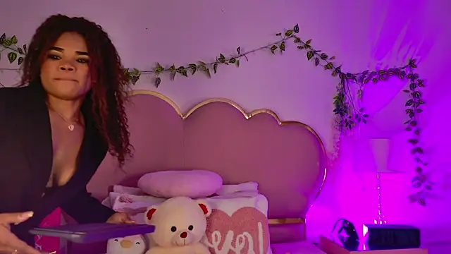 Snapshot of NahiaraReina chatting on 8, 7, 2026 NahiaraReina online show from 8, 7, 2026