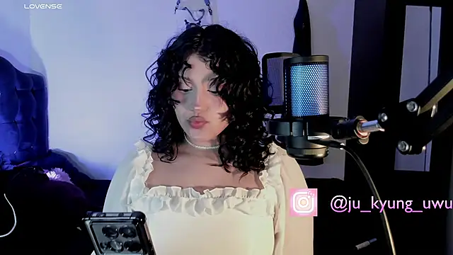 Snapshot of Ju_Kyung chatting on 13, 3, 2025 Ju Kyung online show from 13, 3, 2025