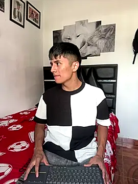 Snapshot of The__Rodriguez chatting on 5, 12, 2025 The Rodriguez online show from 5, 12, 2025