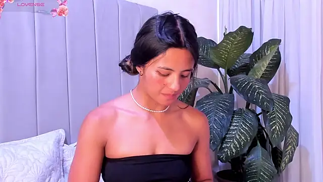 Snapshot of Mindy_sweety chatting on 3, 3, 2025 Mindy sweety online show from 3, 3, 2025