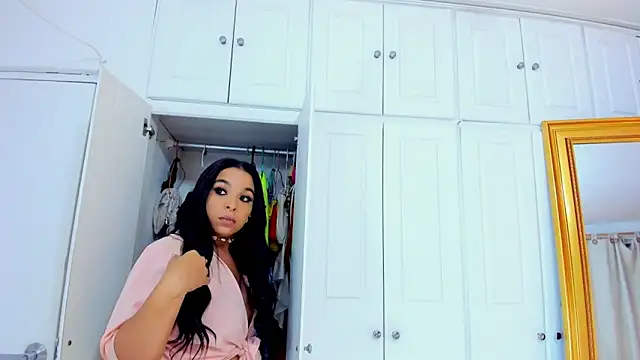 Snapshot of EileenBenzon chatting on 26, 1, 2025 EileenBenzon online show from 26, 1, 2025