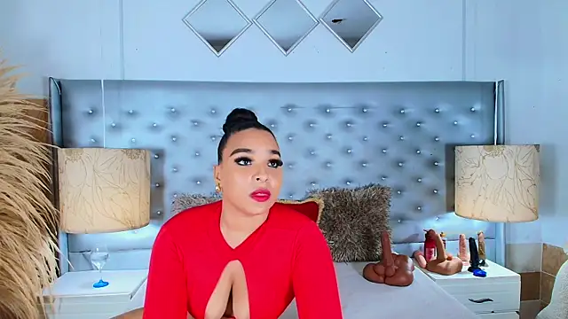 Snapshot of EileenBenzon chatting on 4, 3, 2025 EileenBenzon online show from 4, 3, 2025