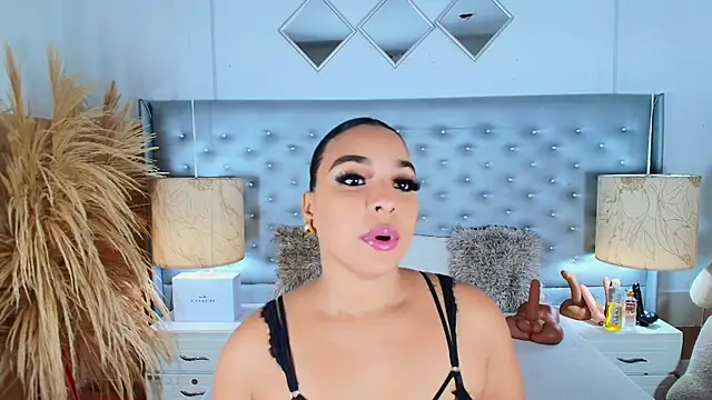 Snapshot of EileenBenzon chatting on 14, 3, 2025 EileenBenzon online show from 14, 3, 2025