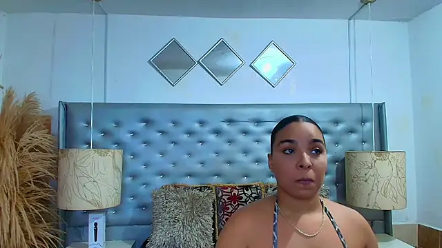 Snapshot of EileenBenzon chatting on 22, 11, 2025 EileenBenzon online show from 22, 11, 2025