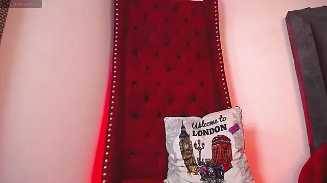 Snapshot of BiancaAntonelli chatting on 12, 11, 2025 BiancaAntonelli online show from 12, 11, 2025