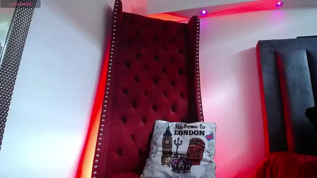 Snapshot of BiancaAntonelli chatting on 14, 11, 2025 BiancaAntonelli online show from 14, 11, 2025