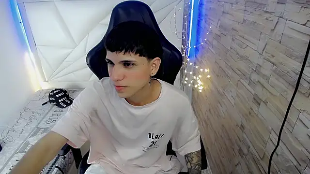 Brayan lopezz online show from 3, 12, 2024