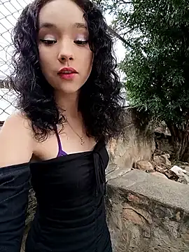 sweet outdoor charm online show from 11, 1, 2026